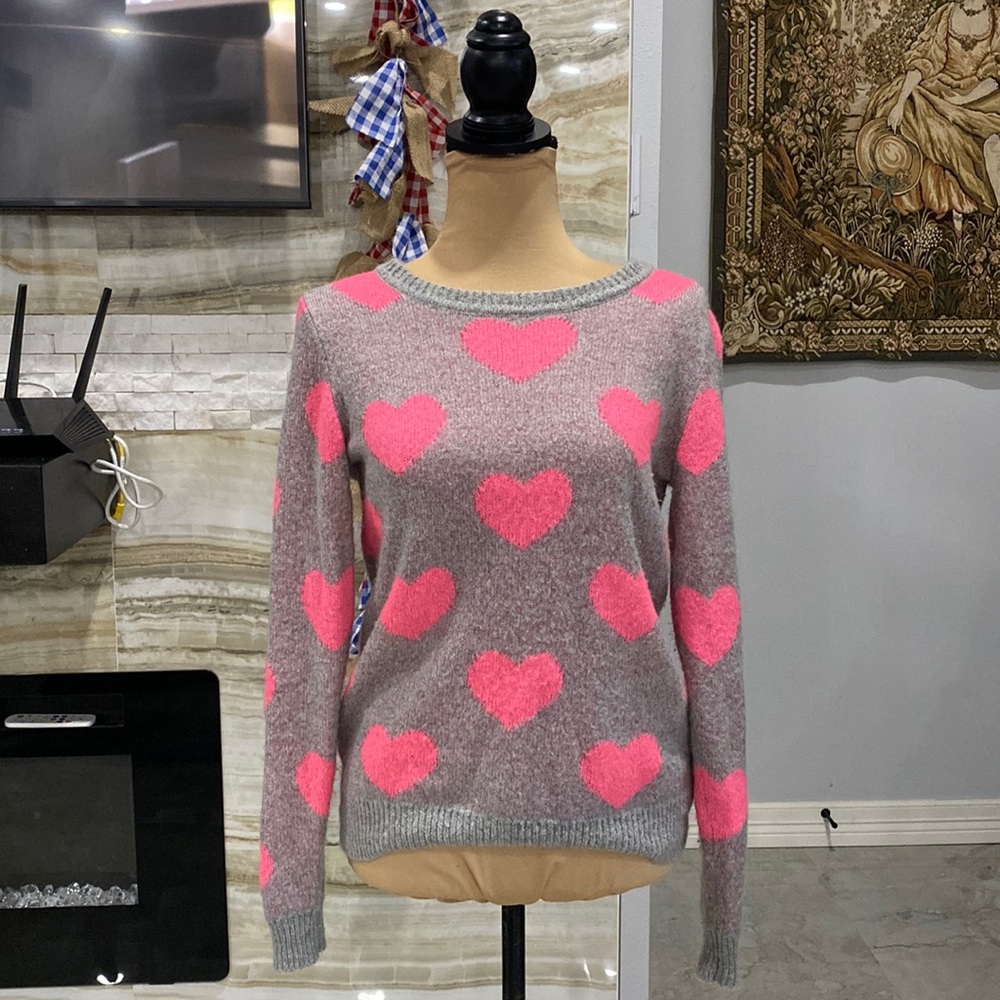 Forever 21 crew neck gray sweater with pink neon hearts.